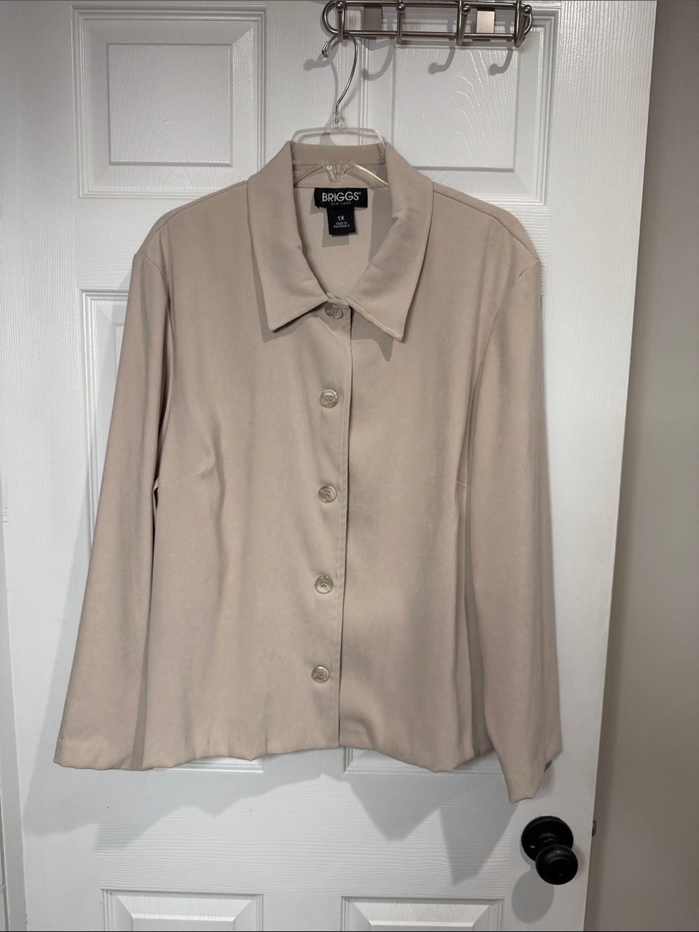 Briggs New York Beige Button-Front Collared Blouse